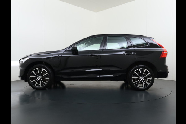 Volvo XC60 2.0 T8 Plug-in hybrid AWD Ultra Dark T8 12 MND. BOVAG GARANTIE | HEAD UP | PANORAMA DAK | ACHTERUITRIJ CAMERA | BOWERS & WILKINS | MEM. SEATS | STOEL+STUUR VERWARMING |