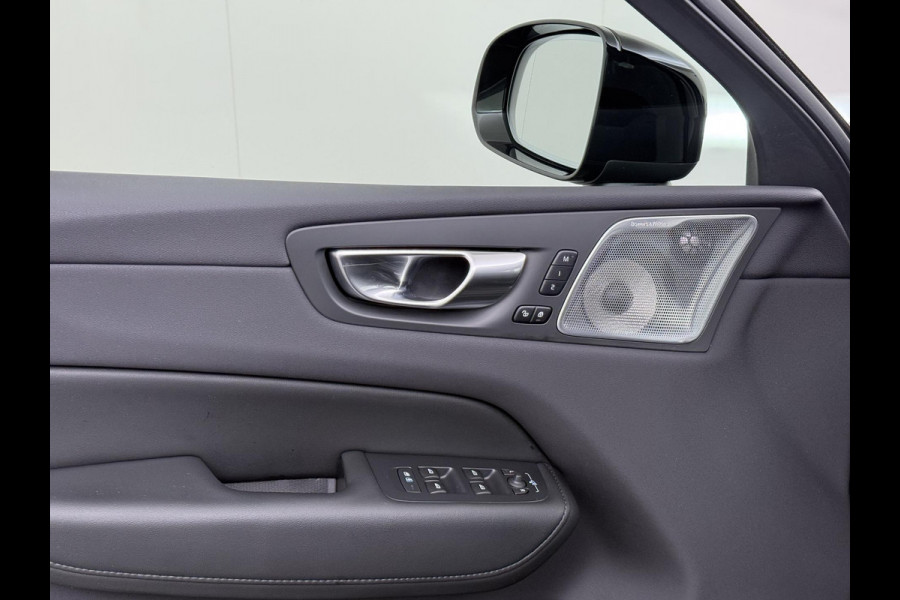 Volvo XC60 2.0 T8 Plug-in hybrid AWD Ultra Dark T8 12 MND. BOVAG GARANTIE | HEAD UP | PANORAMA DAK | ACHTERUITRIJ CAMERA | BOWERS & WILKINS | MEM. SEATS | STOEL+STUUR VERWARMING |