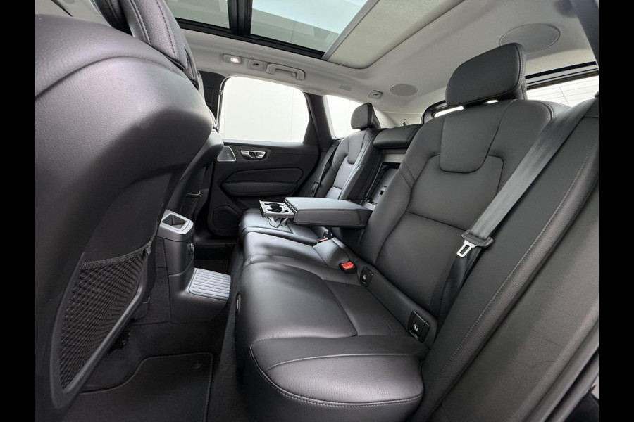 Volvo XC60 2.0 T8 Plug-in hybrid AWD Ultra Dark T8 12 MND. BOVAG GARANTIE | HEAD UP | PANORAMA DAK | ACHTERUITRIJ CAMERA | BOWERS & WILKINS | MEM. SEATS | STOEL+STUUR VERWARMING |