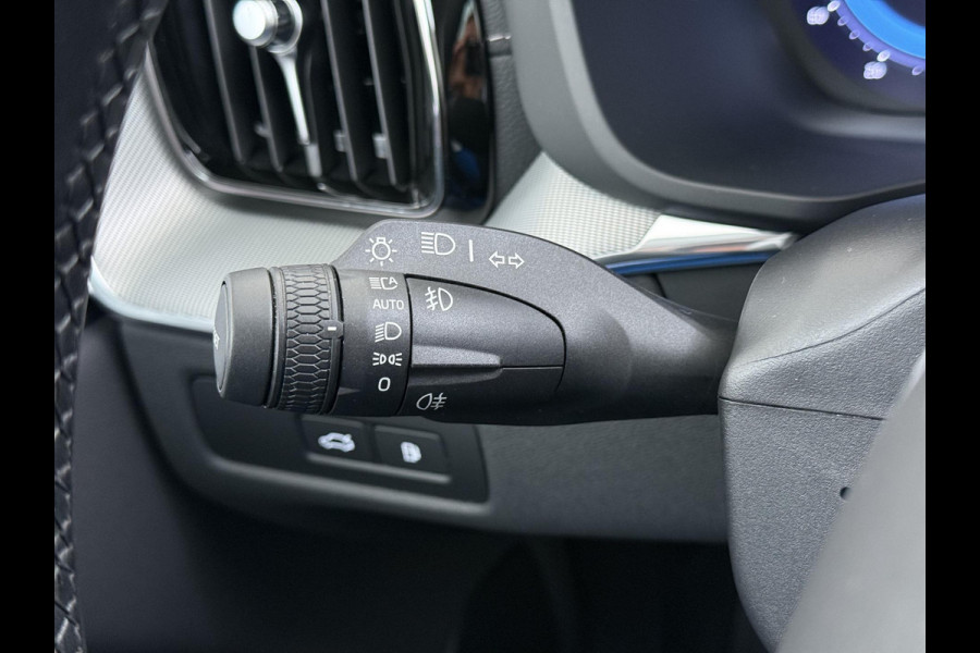 Volvo XC60 2.0 T8 Plug-in hybrid AWD Ultra Dark T8 12 MND. BOVAG GARANTIE | HEAD UP | PANORAMA DAK | ACHTERUITRIJ CAMERA | BOWERS & WILKINS | MEM. SEATS | STOEL+STUUR VERWARMING |