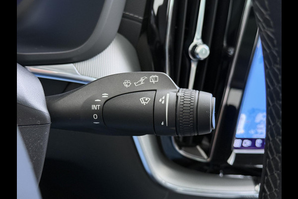 Volvo XC60 2.0 T8 Plug-in hybrid AWD Ultra Dark T8 12 MND. BOVAG GARANTIE | HEAD UP | PANORAMA DAK | ACHTERUITRIJ CAMERA | BOWERS & WILKINS | MEM. SEATS | STOEL+STUUR VERWARMING |
