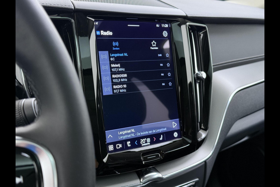 Volvo XC60 2.0 T8 Plug-in hybrid AWD Ultra Dark T8 12 MND. BOVAG GARANTIE | HEAD UP | PANORAMA DAK | ACHTERUITRIJ CAMERA | BOWERS & WILKINS | MEM. SEATS | STOEL+STUUR VERWARMING |