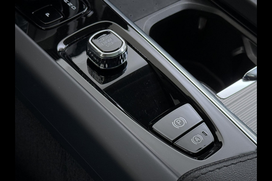 Volvo XC60 2.0 T8 Plug-in hybrid AWD Ultra Dark T8 12 MND. BOVAG GARANTIE | HEAD UP | PANORAMA DAK | ACHTERUITRIJ CAMERA | BOWERS & WILKINS | MEM. SEATS | STOEL+STUUR VERWARMING |