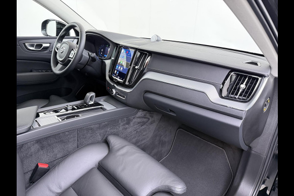 Volvo XC60 2.0 T8 Plug-in hybrid AWD Ultra Dark T8 12 MND. BOVAG GARANTIE | HEAD UP | PANORAMA DAK | ACHTERUITRIJ CAMERA | BOWERS & WILKINS | MEM. SEATS | STOEL+STUUR VERWARMING |