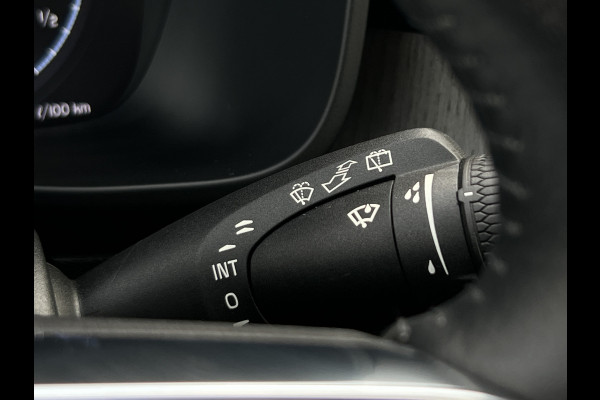 Volvo XC40 1.5 T4 Recharge Inscription | Trekhaak | Leder | Harman Kardon | Pano | 360 Camera