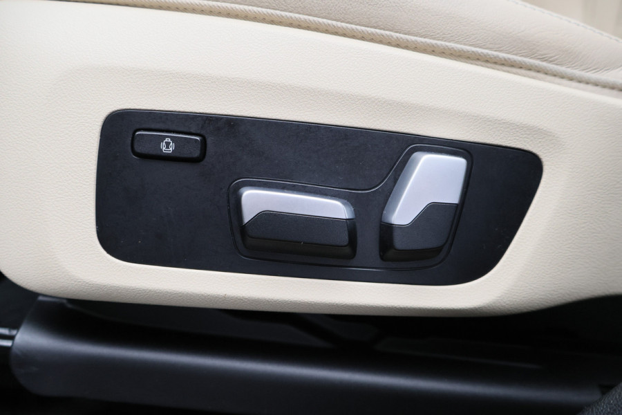 BMW X3 xDrive30e Business Edition Plus Panoramadak, 360° Camera, Leer, Memory, Apple Carplay, 20"