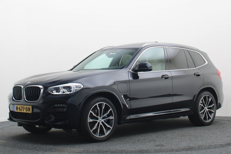 BMW X3 xDrive30e Business Edition Plus Panoramadak, 360° Camera, Leer, Memory, Apple Carplay, 20"