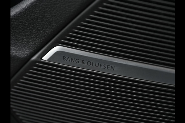 Audi Q8 55 TFSI e quattro Pro Line S | Panoramadak | NL-Auto | Dealeronderhouden | B&O | 360 Camera | Luchtvering | Adaptieve Cruise | Memory-Seats | Ambiance Interieur | Trekhaak | Stoelverwarming |