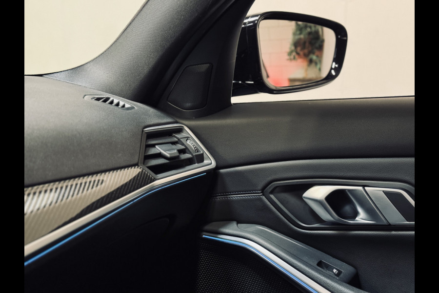 BMW 3 Serie 318i M-Sport | Schuifdak | Carbon | Camera