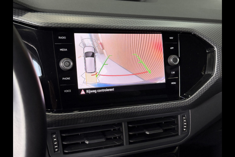 Volkswagen T-Cross 1.5 TSI 150pk Style R-Line | Navi | 18" | ACC | Dodehoek | Camera | Carplay |
