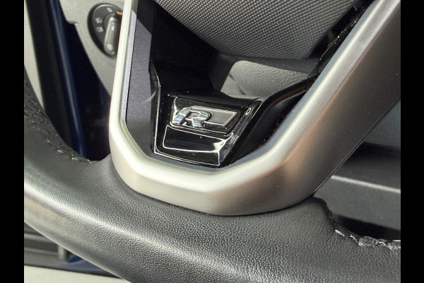 Volkswagen T-Cross 1.5 TSI 150pk Style R-Line | Navi | 18" | ACC | Dodehoek | Camera | Carplay |