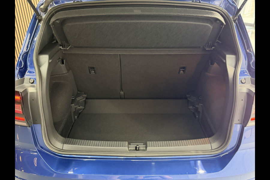 Volkswagen T-Cross 1.5 TSI 150pk Style R-Line | Navi | 18" | ACC | Dodehoek | Camera | Carplay |