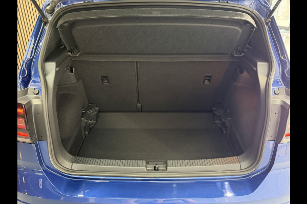 Volkswagen T-Cross 1.5 TSI 150pk Style R-Line | Navi | 18" | ACC | Dodehoek | Camera | Carplay |