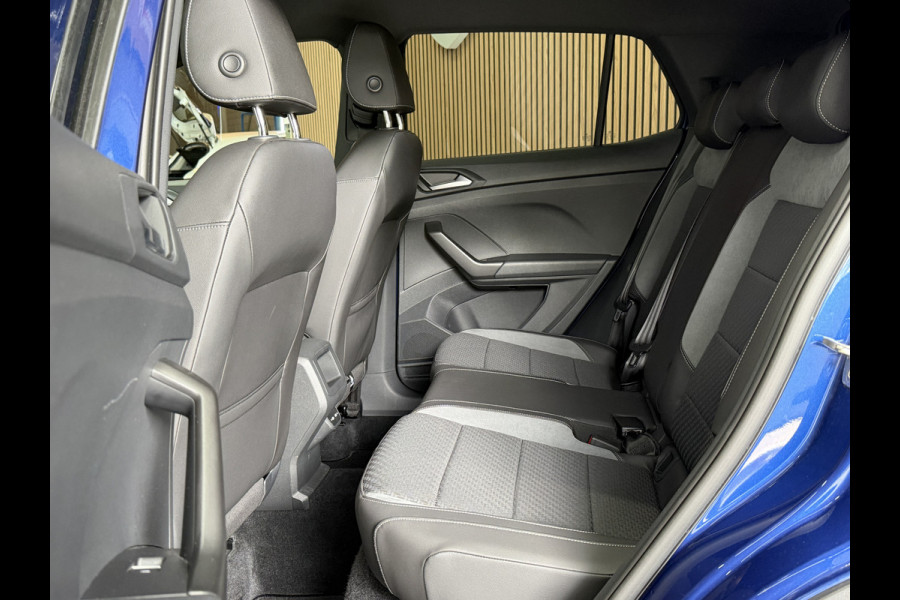 Volkswagen T-Cross 1.5 TSI 150pk Style R-Line | Navi | 18" | ACC | Dodehoek | Camera | Carplay |