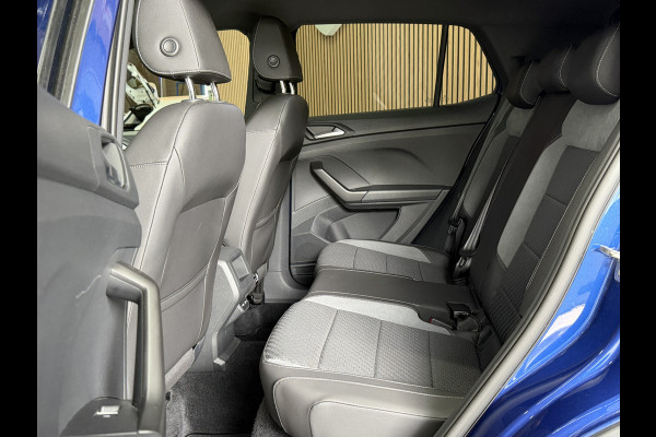 Volkswagen T-Cross 1.5 TSI 150pk Style R-Line | Navi | 18" | ACC | Dodehoek | Camera | Carplay |