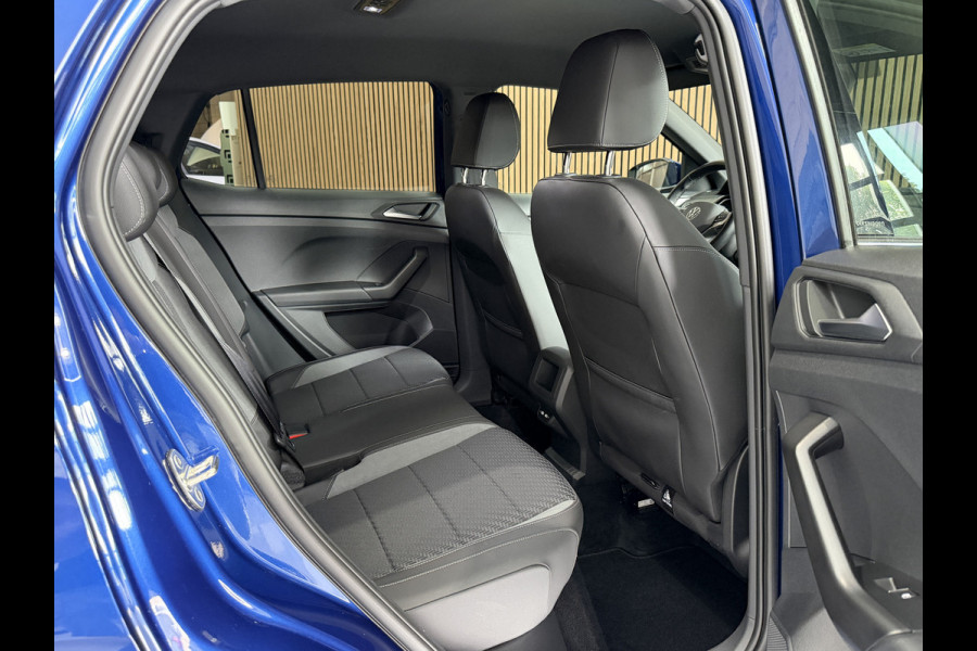 Volkswagen T-Cross 1.5 TSI 150pk Style R-Line | Navi | 18" | ACC | Dodehoek | Camera | Carplay |