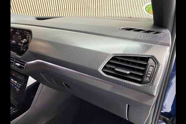 Volkswagen T-Cross 1.5 TSI 150pk Style R-Line | Navi | 18" | ACC | Dodehoek | Camera | Carplay |