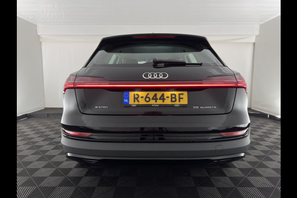 Audi e-tron 55 quattro edition 95 kWh [3-Fase-11kW] {SoH-95%} (INCL.BTW) *FULL-LED | HEATED-COMFORTSEATS | DIGI-COCKPIT | NAVI-FULLMAP | CAMERA | DAB+ | ECC | PDC | CRUISE | 20''ALU*