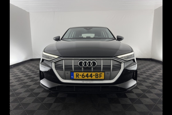 Audi e-tron 55 quattro edition 95 kWh [3-Fase-11kW] {SoH-95%} (INCL.BTW) *FULL-LED | HEATED-COMFORTSEATS | DIGI-COCKPIT | NAVI-FULLMAP | CAMERA | DAB+ | ECC | PDC | CRUISE | 20''ALU*