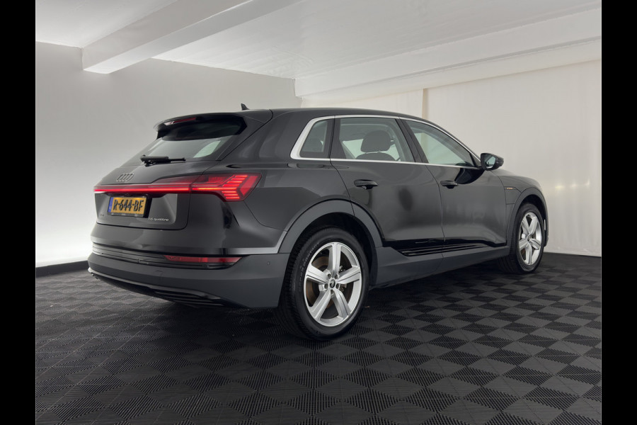 Audi e-tron 55 quattro edition 95 kWh [3-Fase-11kW] {SoH-95%} (INCL.BTW) *FULL-LED | HEATED-COMFORTSEATS | DIGI-COCKPIT | NAVI-FULLMAP | CAMERA | DAB+ | ECC | PDC | CRUISE | 20''ALU*