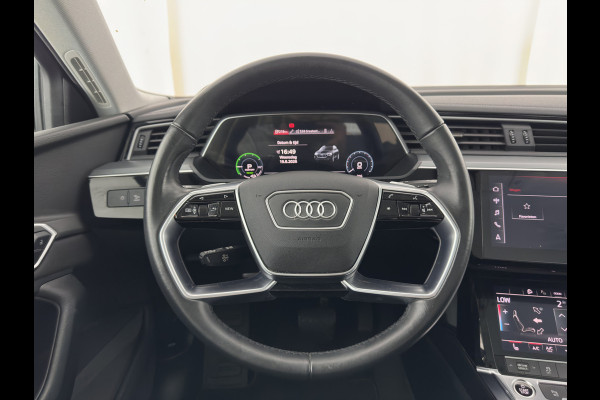 Audi e-tron 55 quattro edition 95 kWh [3-Fase-11kW] {SoH-95%} (INCL.BTW) *FULL-LED | HEATED-COMFORTSEATS | DIGI-COCKPIT | NAVI-FULLMAP | CAMERA | DAB+ | ECC | PDC | CRUISE | 20''ALU*