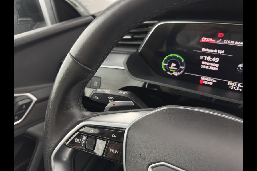 Audi e-tron 55 quattro edition 95 kWh [3-Fase-11kW] {SoH-95%} (INCL.BTW) *FULL-LED | HEATED-COMFORTSEATS | DIGI-COCKPIT | NAVI-FULLMAP | CAMERA | DAB+ | ECC | PDC | CRUISE | 20''ALU*