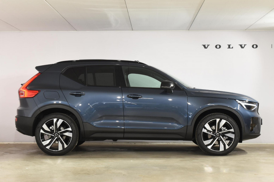 Volvo XC40 B4 211PK Automaat Plus Dark / Adaptive Cruise control / 360 Camera / Extra getint glas / 20'' velgen / Harman Kardon / Elektrisch verstelbare stoelen met geheugen / Stoel- en stuurverwarming / Elektrisch panorama schuifdak