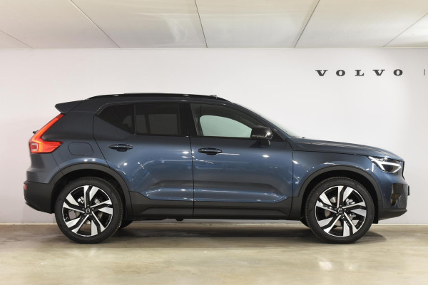 Volvo XC40 B4 211PK Automaat Plus Dark / Adaptive Cruise control / 360 Camera / Extra getint glas / 20'' velgen / Harman Kardon / Elektrisch verstelbare stoelen met geheugen / Stoel- en stuurverwarming / Elektrisch panorama schuifdak