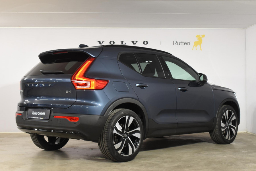 Volvo XC40 B4 211PK Automaat Plus Dark / Adaptive Cruise control / 360 Camera / Extra getint glas / 20'' velgen / Harman Kardon / Elektrisch verstelbare stoelen met geheugen / Stoel- en stuurverwarming / Elektrisch panorama schuifdak