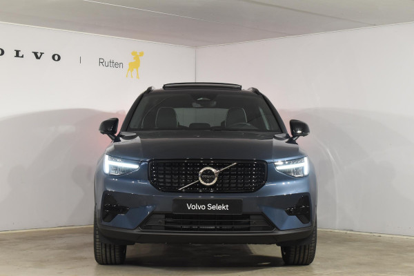 Volvo XC40 B4 211PK Automaat Plus Dark / Adaptive Cruise control / 360 Camera / Extra getint glas / 20'' velgen / Harman Kardon / Elektrisch verstelbare stoelen met geheugen / Stoel- en stuurverwarming / Elektrisch panorama schuifdak