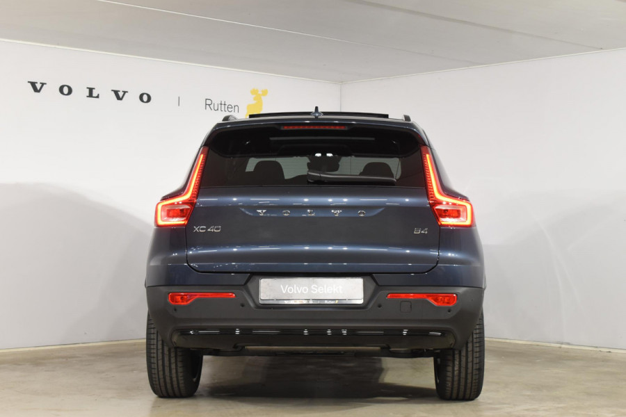Volvo XC40 B4 211PK Automaat Plus Dark / Adaptive Cruise control / 360 Camera / Extra getint glas / 20'' velgen / Harman Kardon / Elektrisch verstelbare stoelen met geheugen / Stoel- en stuurverwarming / Elektrisch panorama schuifdak