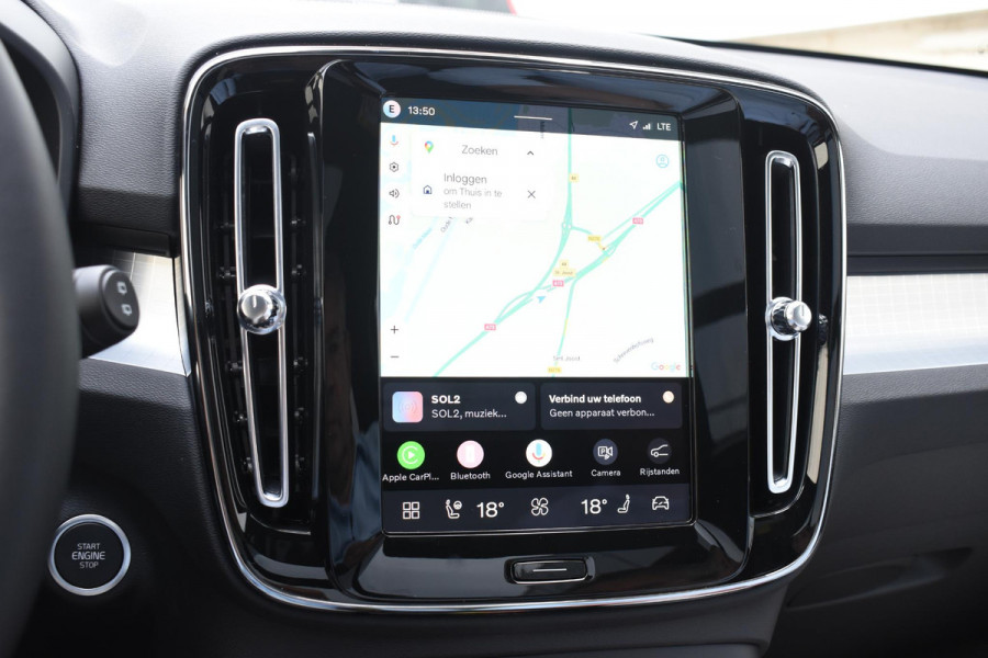 Volvo XC40 B4 211PK Automaat Plus Dark / Adaptive Cruise control / 360 Camera / Extra getint glas / 20'' velgen / Harman Kardon / Elektrisch verstelbare stoelen met geheugen / Stoel- en stuurverwarming / Elektrisch panorama schuifdak