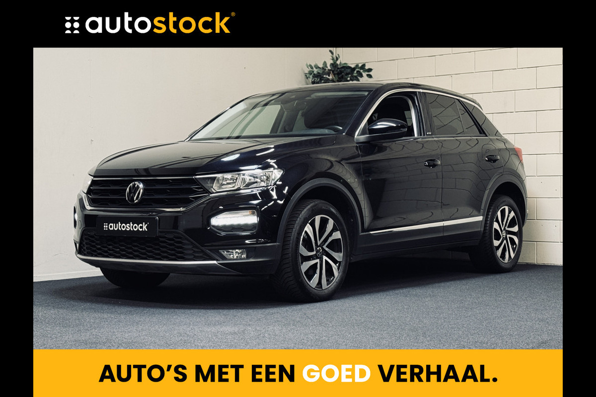 Volkswagen T-Roc 1.5 TSI Active | 17" | CarPlay | Stoelverw. |
