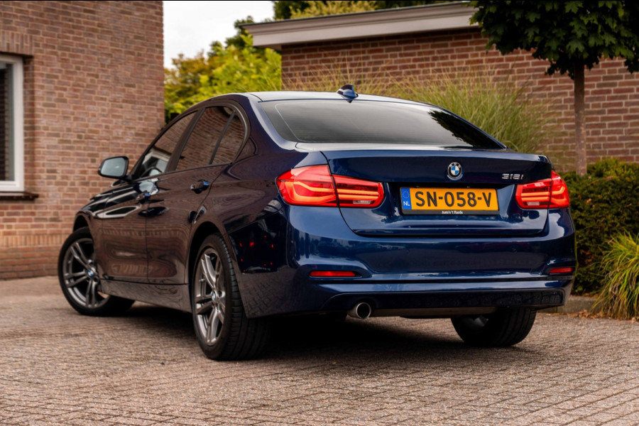 BMW 3 Serie 318i Executive 136 PK Aut. LED Clima Cruise 18'' M-Sport