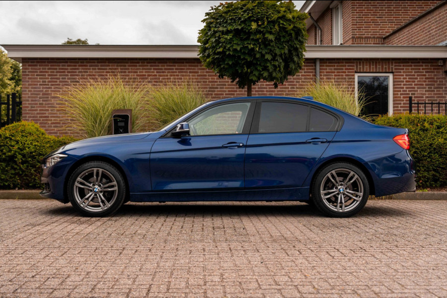 BMW 3 Serie 318i Executive 136 PK Aut. LED Clima Cruise 18'' M-Sport