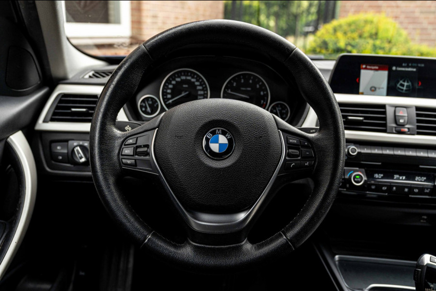 BMW 3 Serie 318i Executive 136 PK Aut. LED Clima Cruise 18'' M-Sport