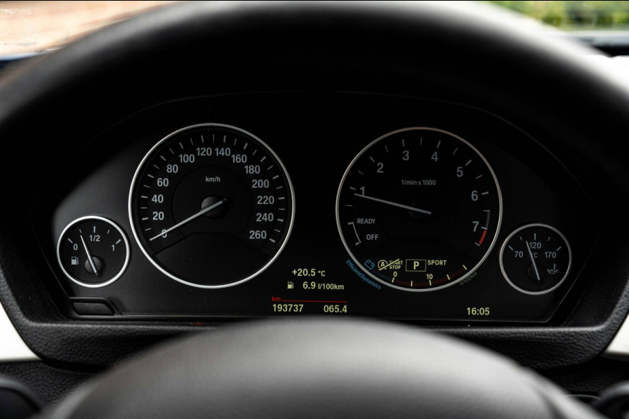 BMW 3 Serie 318i Executive 136 PK Aut. LED Clima Cruise 18'' M-Sport