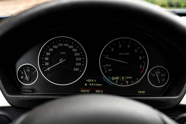 BMW 3 Serie 318i Executive 136 PK Aut. LED Clima Cruise 18'' M-Sport