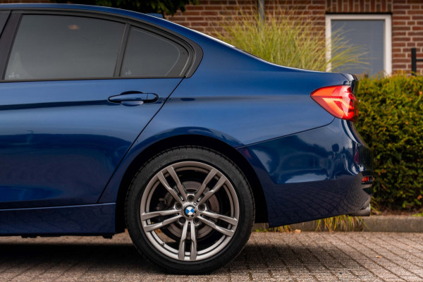 BMW 3 Serie 318i Executive 136 PK Aut. LED Clima Cruise 18'' M-Sport