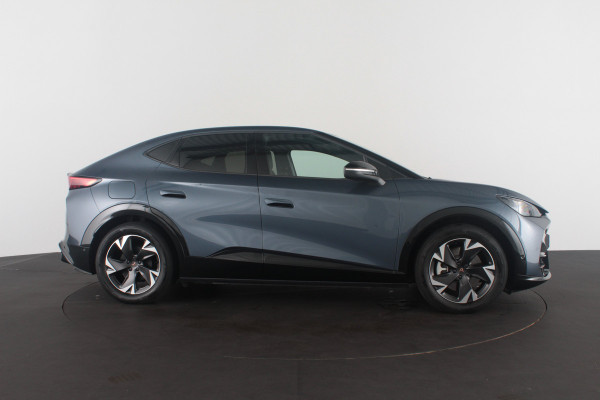 CUPRA Tavascan Business 82 kWh > 	569 WLTP/Travel Assist/Tavascan Blue