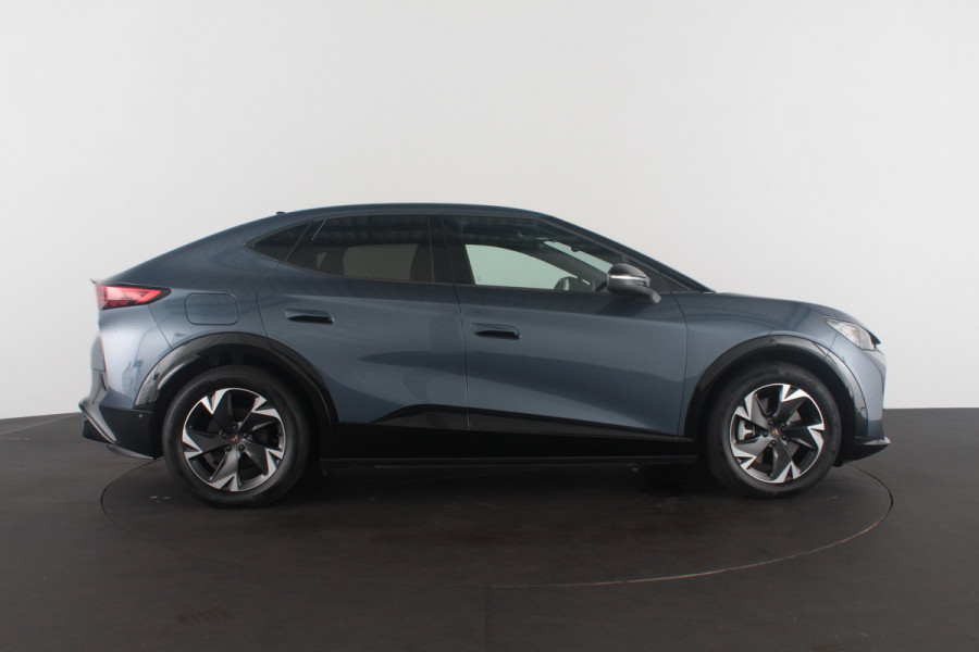 CUPRA Tavascan Business 82 kWh > 	569 WLTP/Travel Assist/Tavascan Blue
