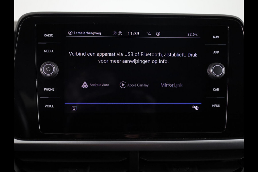 Volkswagen T-Roc 1.5 TSI Life 150 pk Automaat (DSG) | Navigatie | Parkeersensoren (Park assist) | Achteruitrijcamera | Adaptieve cruise control | Autom. airco |