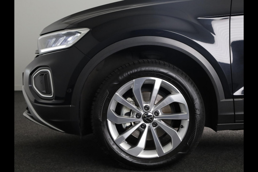 Volkswagen T-Roc 1.5 TSI Life 150 pk Automaat (DSG) | Navigatie | Parkeersensoren (Park assist) | Achteruitrijcamera | Adaptieve cruise control | Autom. airco |