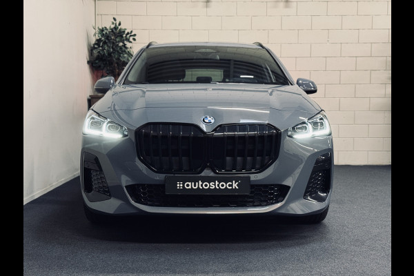 BMW 2 Serie Active Tourer 225e xDrive M-Sport | 19" | Panorama | Trekhaak | HK