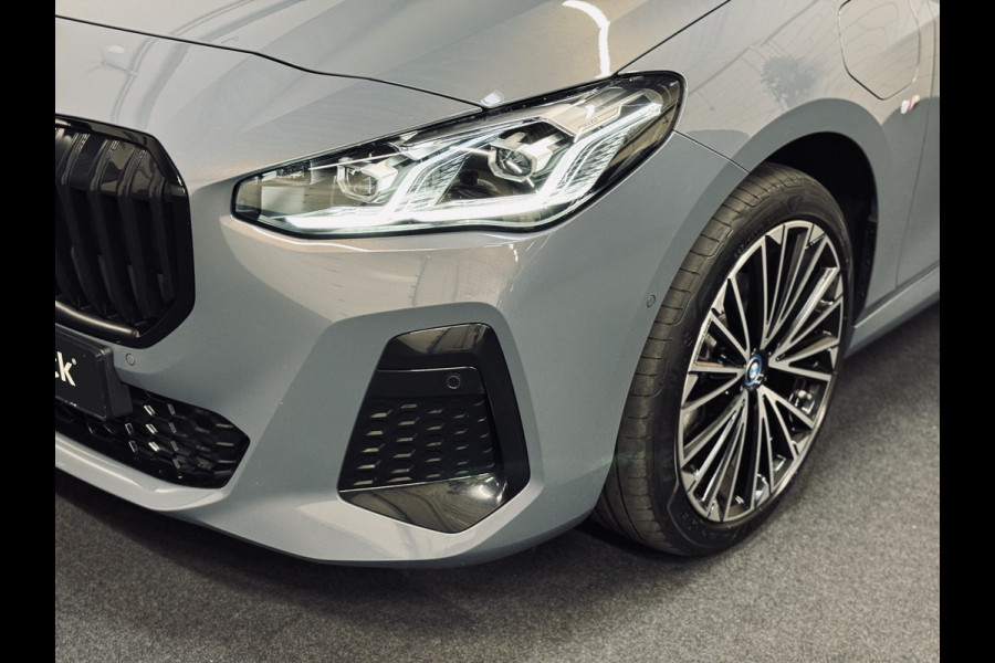 BMW 2 Serie Active Tourer 225e xDrive M-Sport | 19" | Panorama | Trekhaak | HK