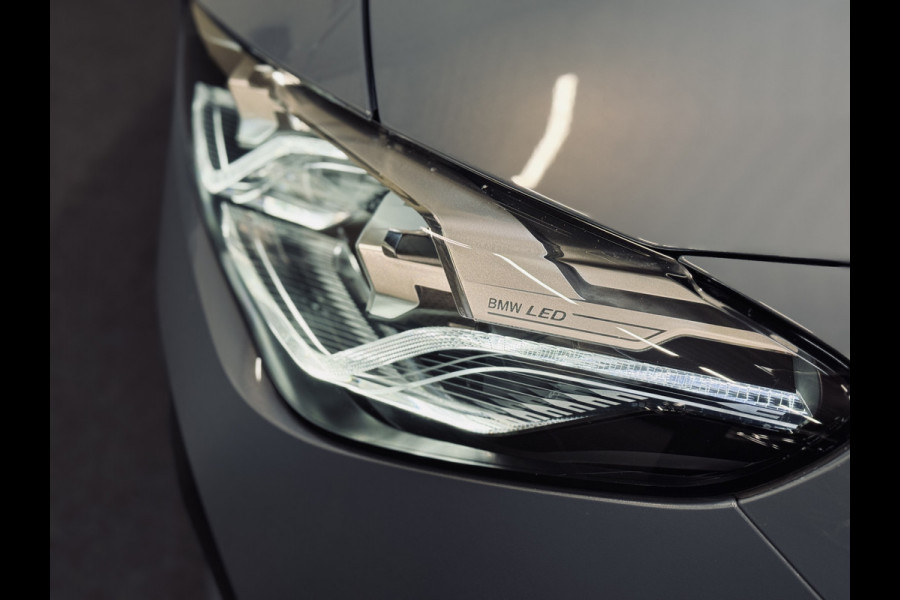 BMW 2 Serie Active Tourer 225e xDrive M-Sport | 19" | Panorama | Trekhaak | HK
