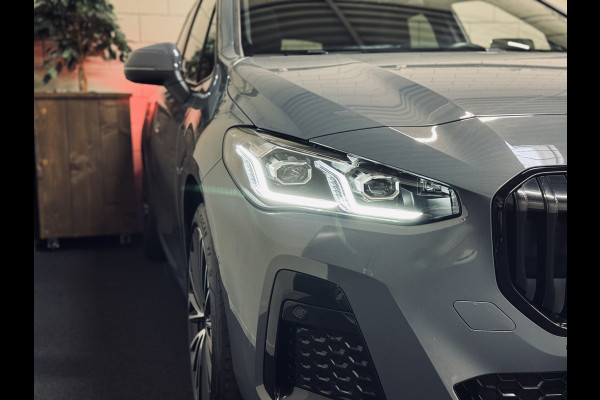 BMW 2 Serie Active Tourer 225e xDrive M-Sport | 19" | Panorama | Trekhaak | HK
