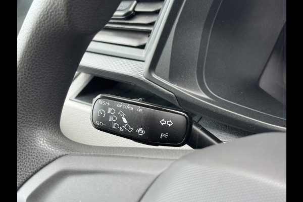 Volkswagen Transporter 2.0 TDI L2H1 28 Highline Trekhaak 3 Zits Pdc v+a Navigatie Cruise Lat om Lat