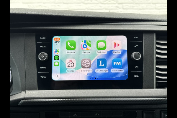 Volkswagen Transporter 2.0 TDI L2H1 28 Highline Trekhaak 3 Zits Pdc v+a Navigatie Cruise Lat om Lat