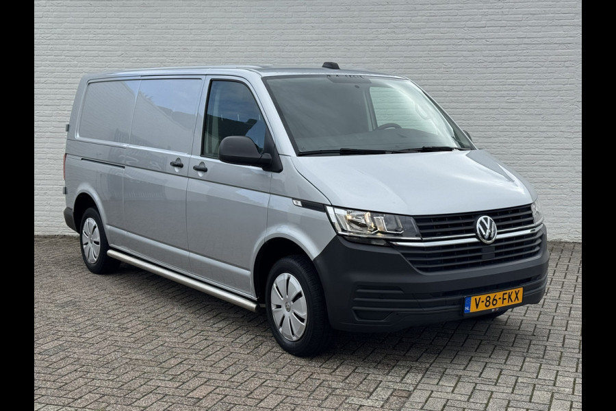 Volkswagen Transporter 2.0 TDI L2H1 28 Highline Trekhaak 3 Zits Pdc v+a Navigatie Cruise Lat om Lat